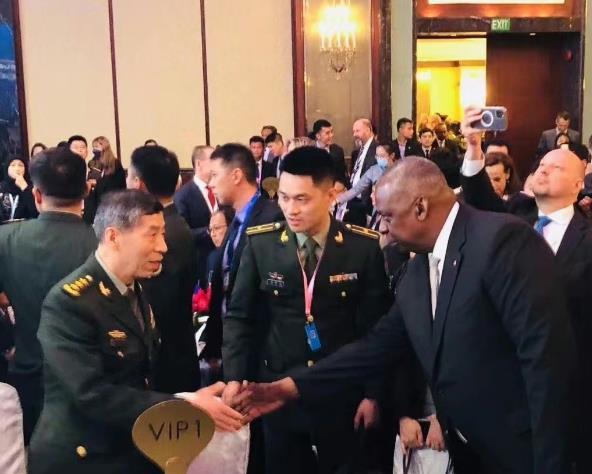 
 
自从中美在新加坡香格里拉有了一次简单的“寒暄”后，双方在军事沟通上基本处于