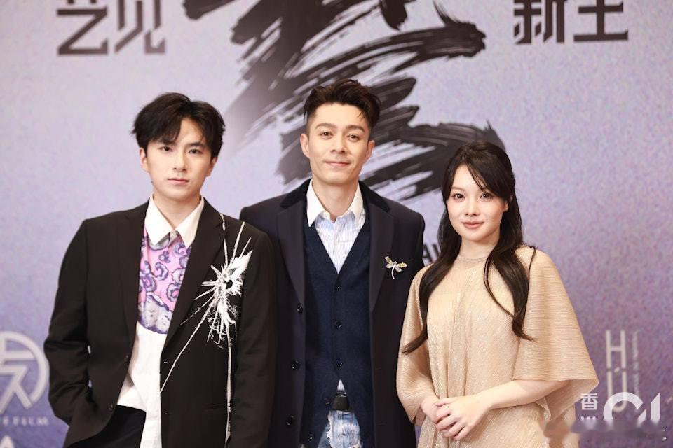 歌手周柏豪入行多年魅力依然不減，日前他現身內地擔任活動表演嘉賓，除了以歌聲震撼全