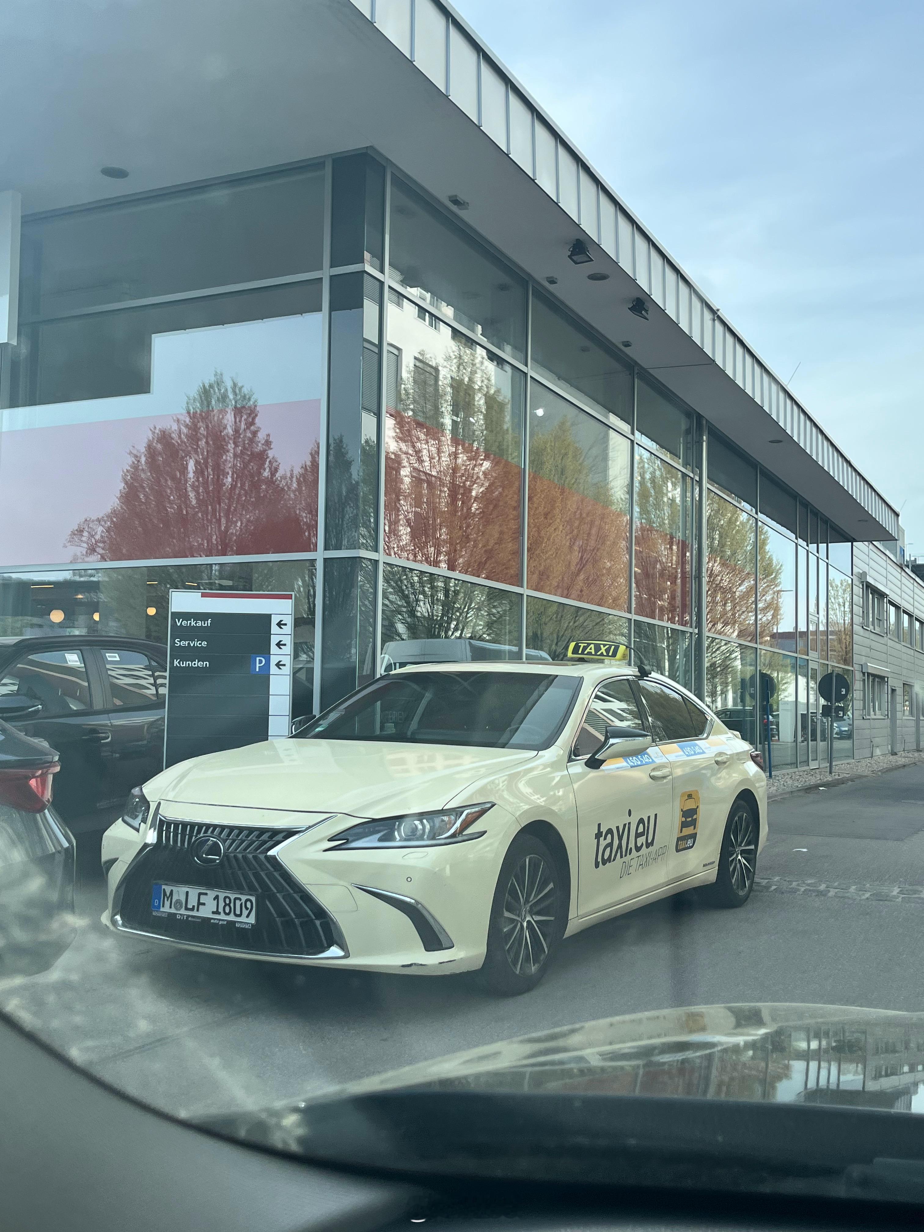 ES300h出租车yz77聊车