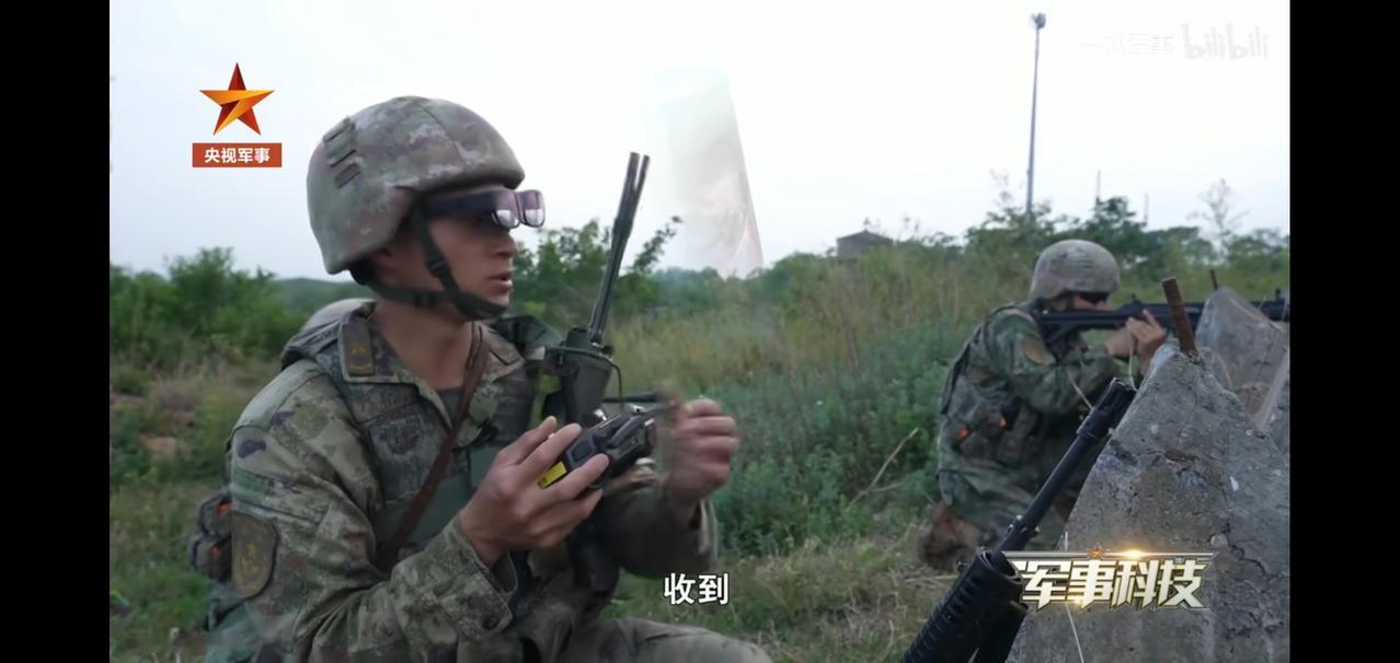 美军彻底破防，解放军士兵标配超级智能眼镜，美媒无奈承认：将颠覆现代战争

美军这