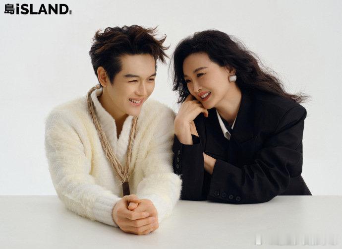 王艳带儿子球球拍杂志王艳和儿子球球杂志大片，挺有质感的~王艳和儿子球球杂志大片