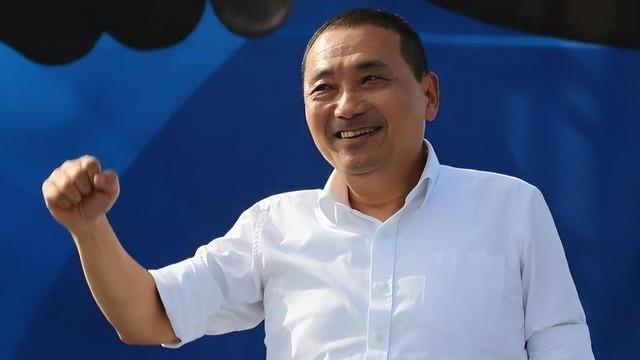 国民党最大争议人物浮出水面？侯友宜拒绝同框引发猜测，蓝营内部博弈再起

一场围绕