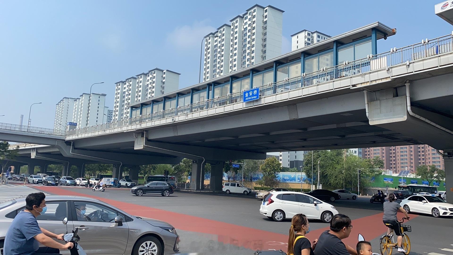 #iPhone拍照掉队了吗#不能说掉队，只能说苹果有自己的想法。掉队的从来都不是