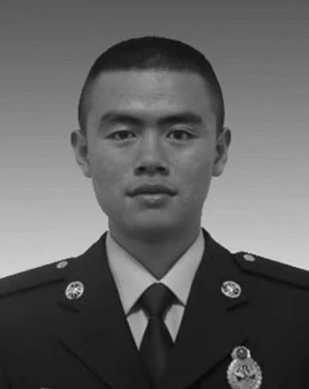 扑火勇士王佛军，于2019年3月31日，扑火人员在转场途中，受瞬间风力突变影响，