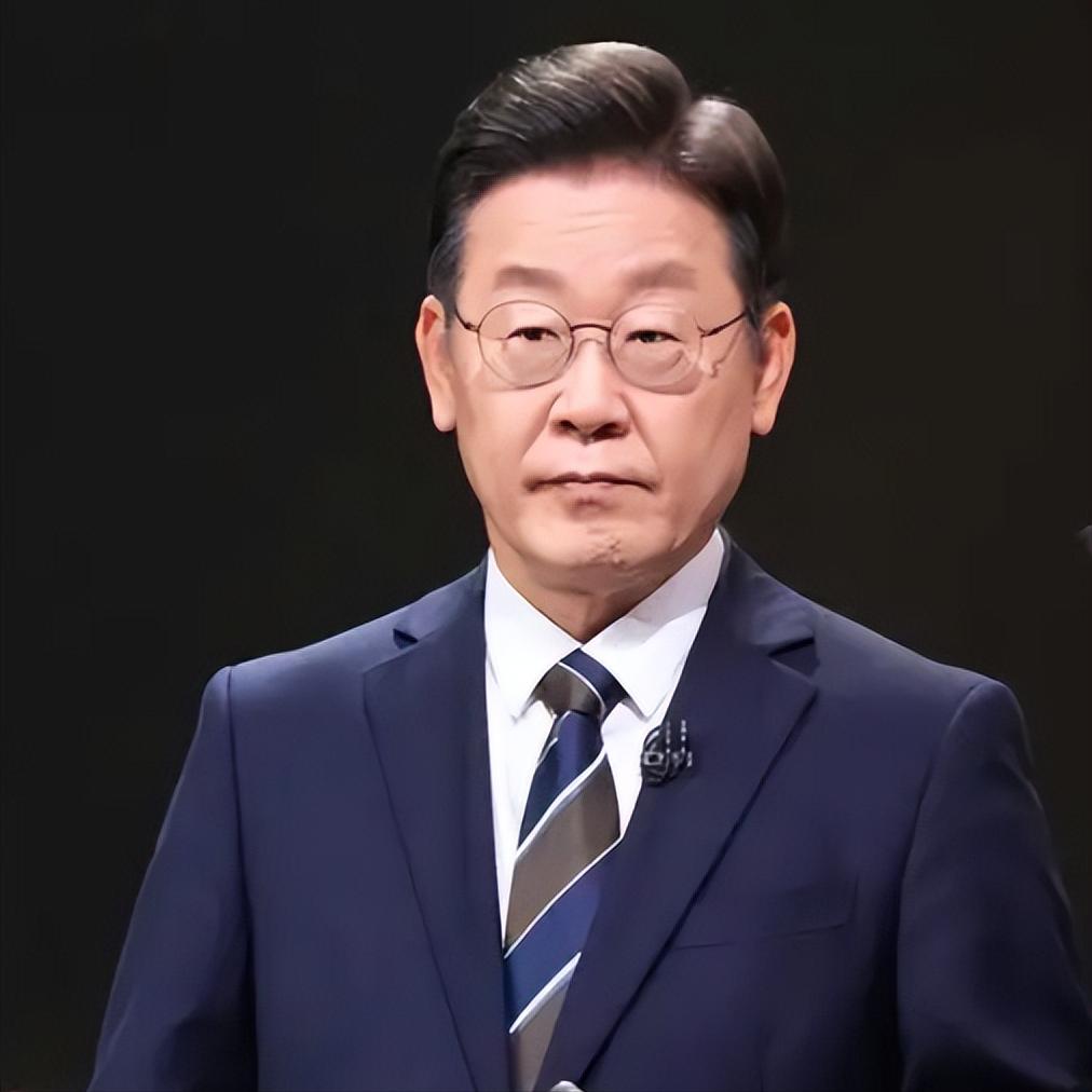 就在刚刚，
韩国总统李在明突然宣布，
1月10日，引述韩国国防部消息报道，总统李