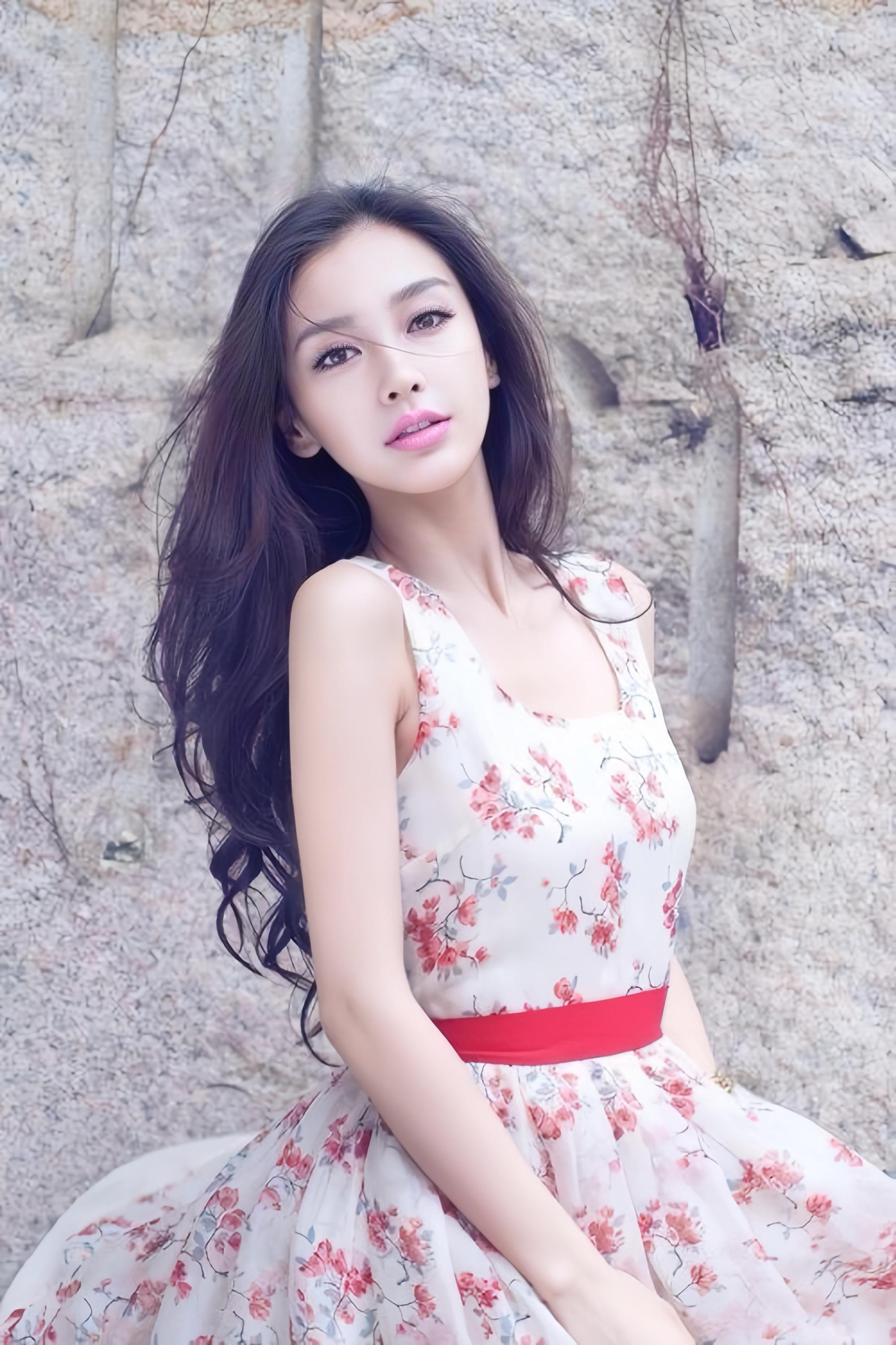 Ab此图当年风靡qq背景图圈。Angelababy
