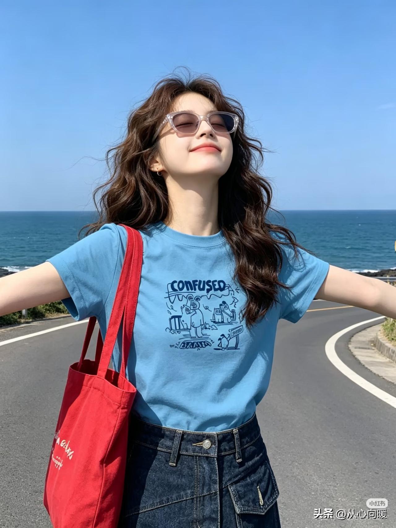 30岁的女人怎么搭配衣服好看? 
我宣布！蓝色短袖就是夏天的神💙
遵从本心挑选