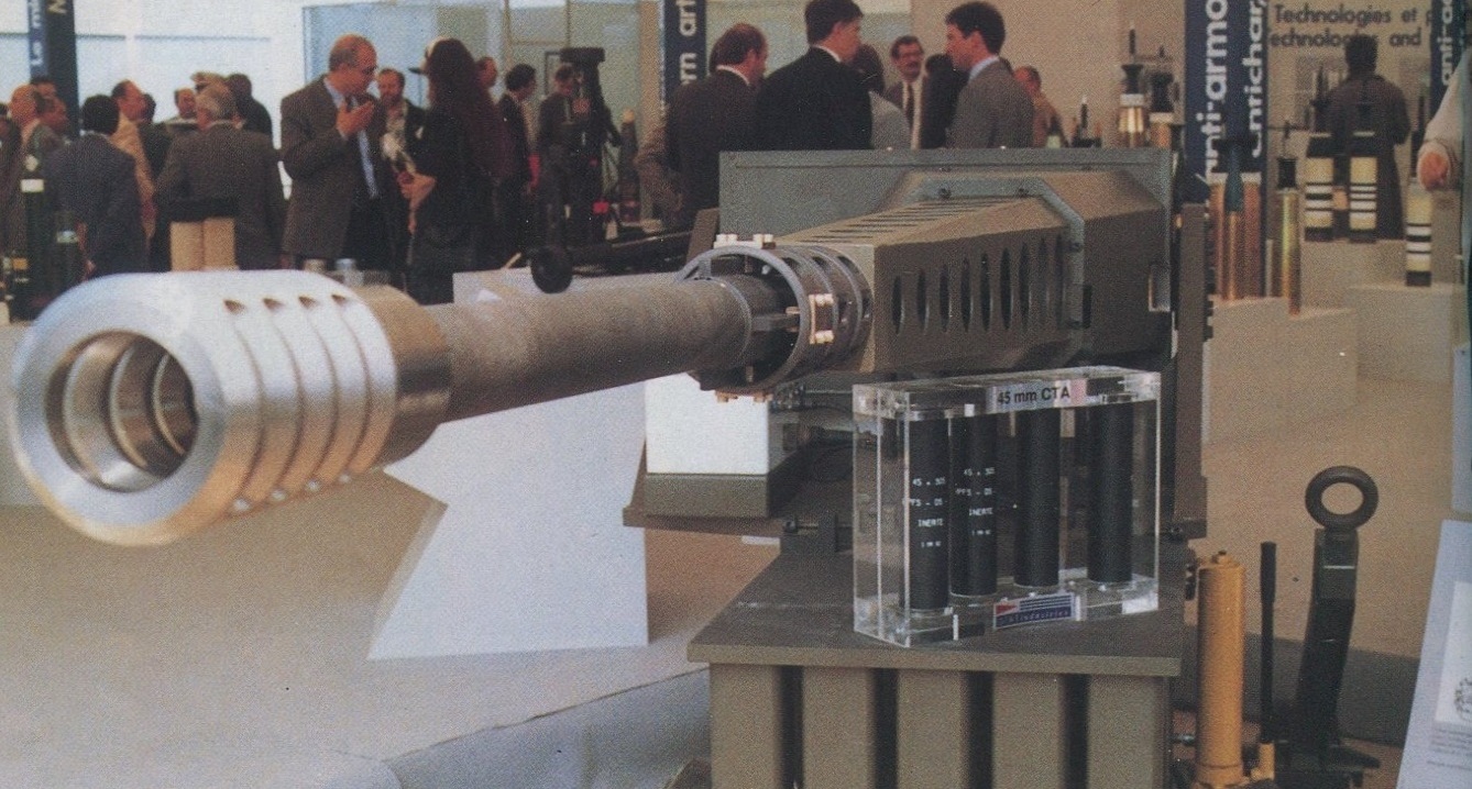 烽火问鼎计划 每天认识一件兵器 45CT炮和弹药，EuroSatory 1992