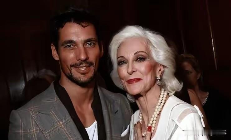 幸福的女人:83岁还有性生活——
 
卡门·戴尔·奥利菲斯1931年出生于美国纽