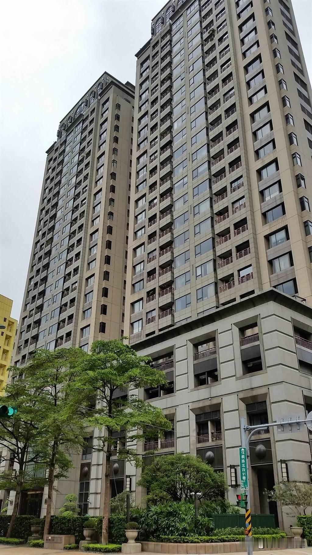 大陆买房看「每平米」，台湾买房看「每一坪」
真正影响你住得好不好的，其实不是单位