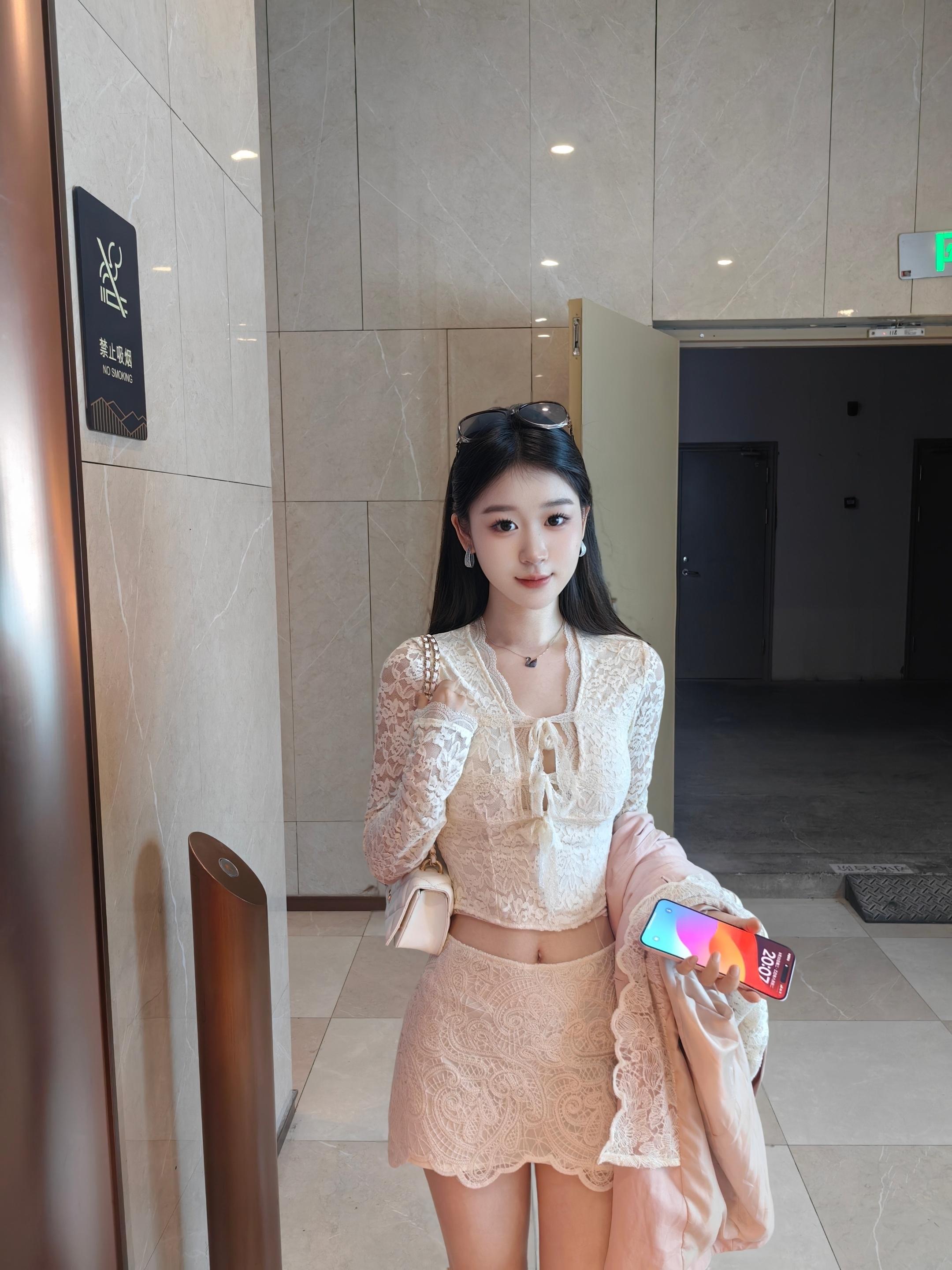 爱像心脏上插着一把刀 拔出来痛 按下去也痛