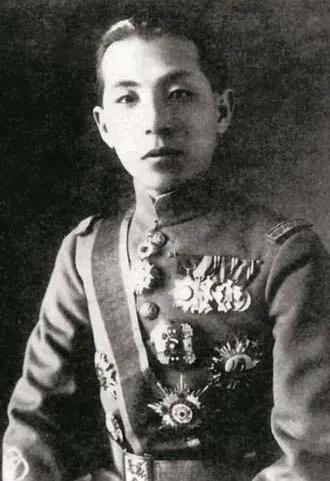 1936年，年仅36岁的张学良就被蒋介石幽禁，但他真实的生活，你一定想不到？

