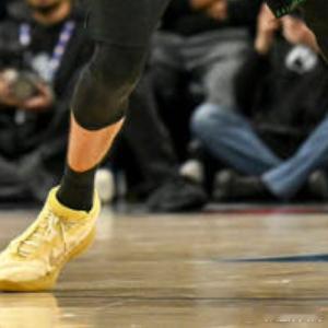 5月1日，约基奇迎来自己NBA生涯第100场季后赛里程碑，他在穆雷被限制情况下，