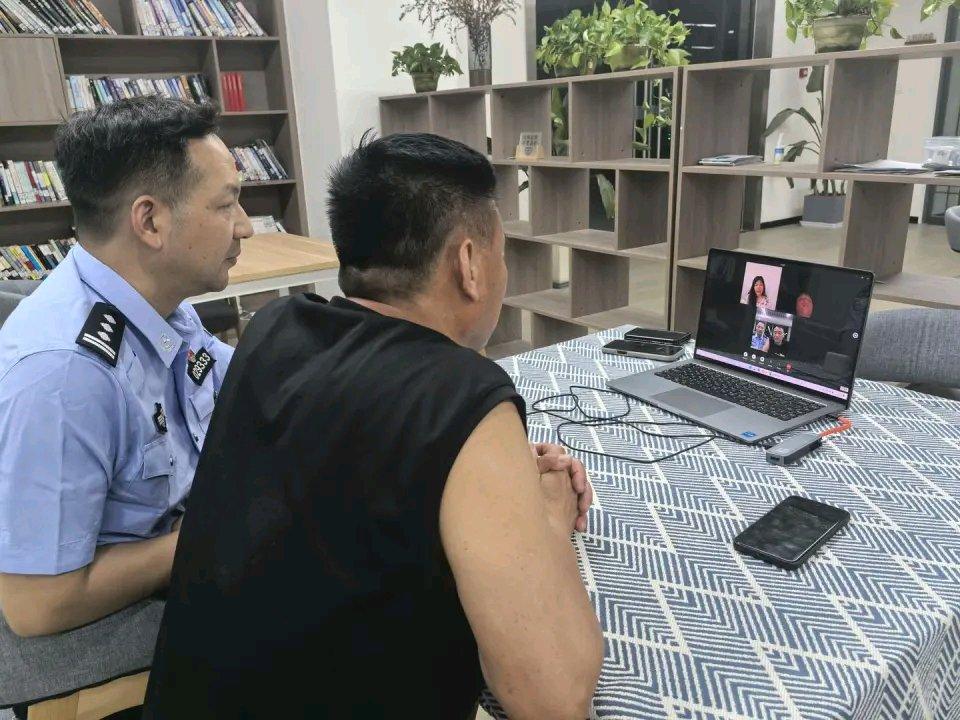 31岁华裔盲人女孩赵小芳寻亲成功，这故事太让人动容！北京时间5月29日晚，她通过