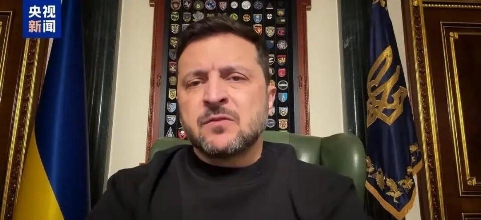 泽连斯基签了个字，乌克兰的兵役规矩就变了。新法令一出来，最扎眼的一条是：60岁以