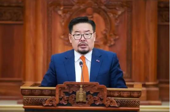 蒙古这回真是变了样！新总理一上台，就当着中国的面，把边境上几十年的老难题一股脑敲