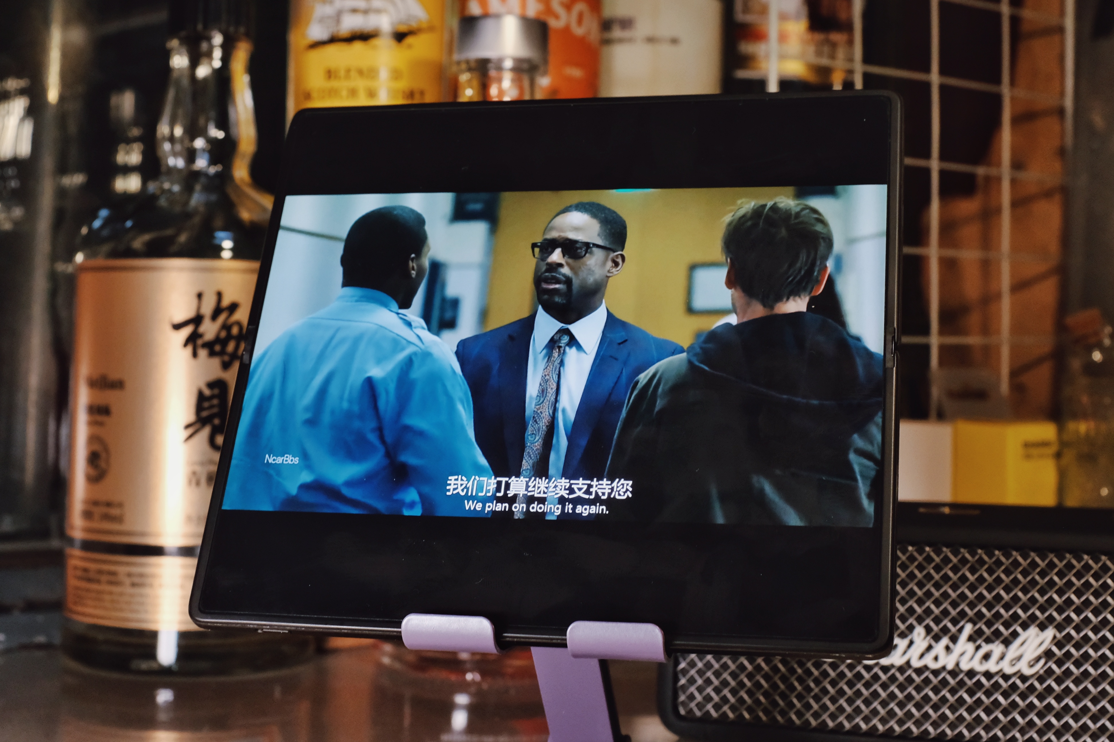 我一直使用“可玩性高”这个词来形容折叠屏产品，通过折叠可以结束非常多有趣的使用方