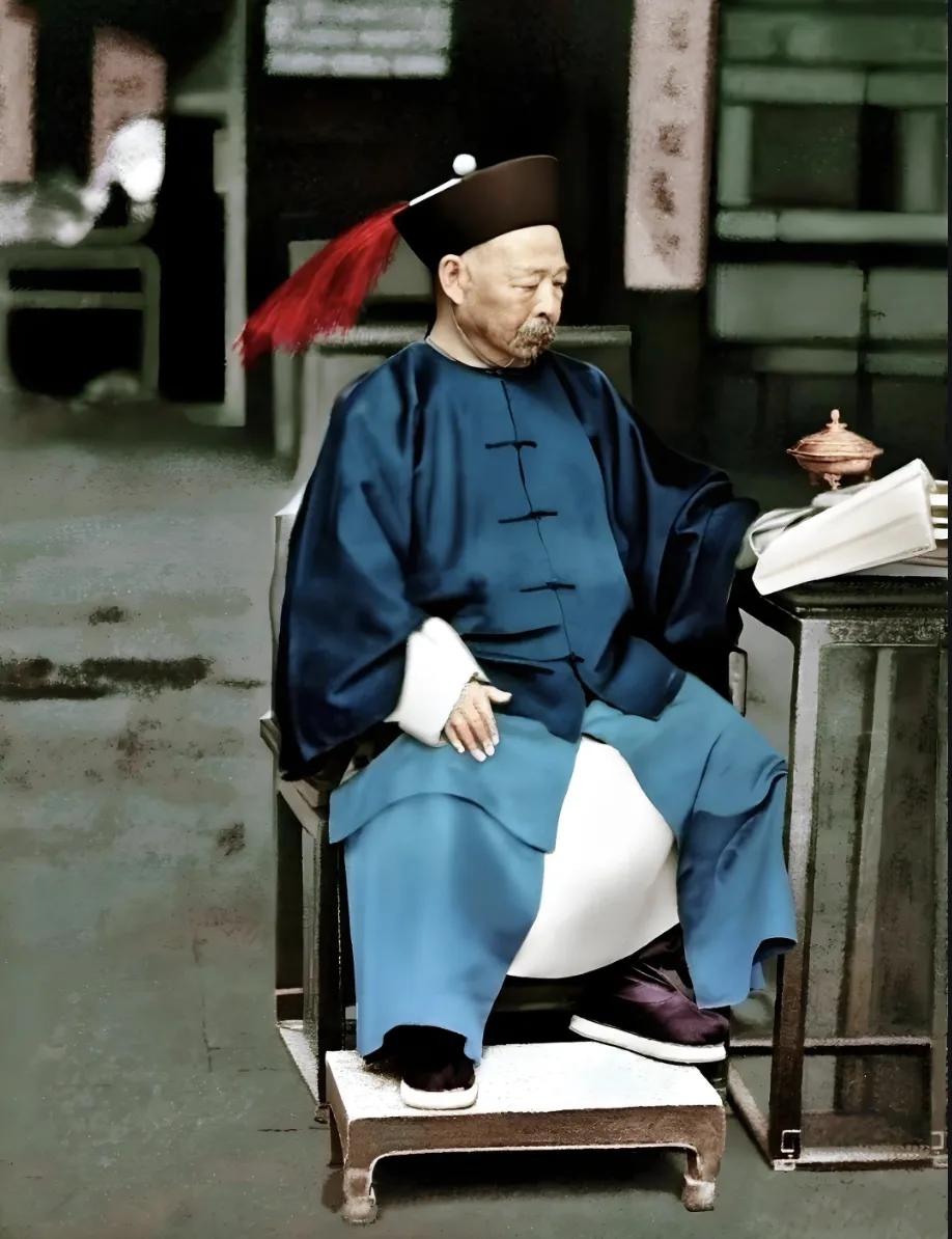 不听浮夸话，左宗棠提拔小校
 
晚清名将左宗棠，一生刚直耿介、务实笃行，最厌虚浮