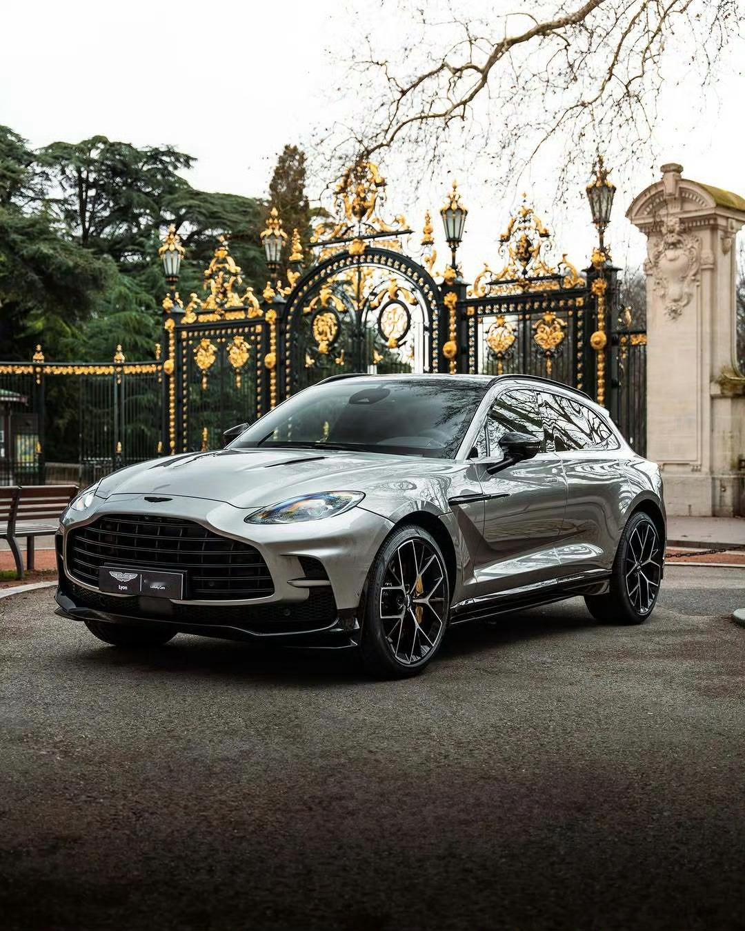 阿斯顿·马丁 DBX 707开启全新一周 