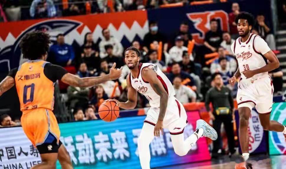 CBA一夜爆出三大惨案！山西26分狂胜头号黑马，浙江遭20分惨败CBA常规赛第5