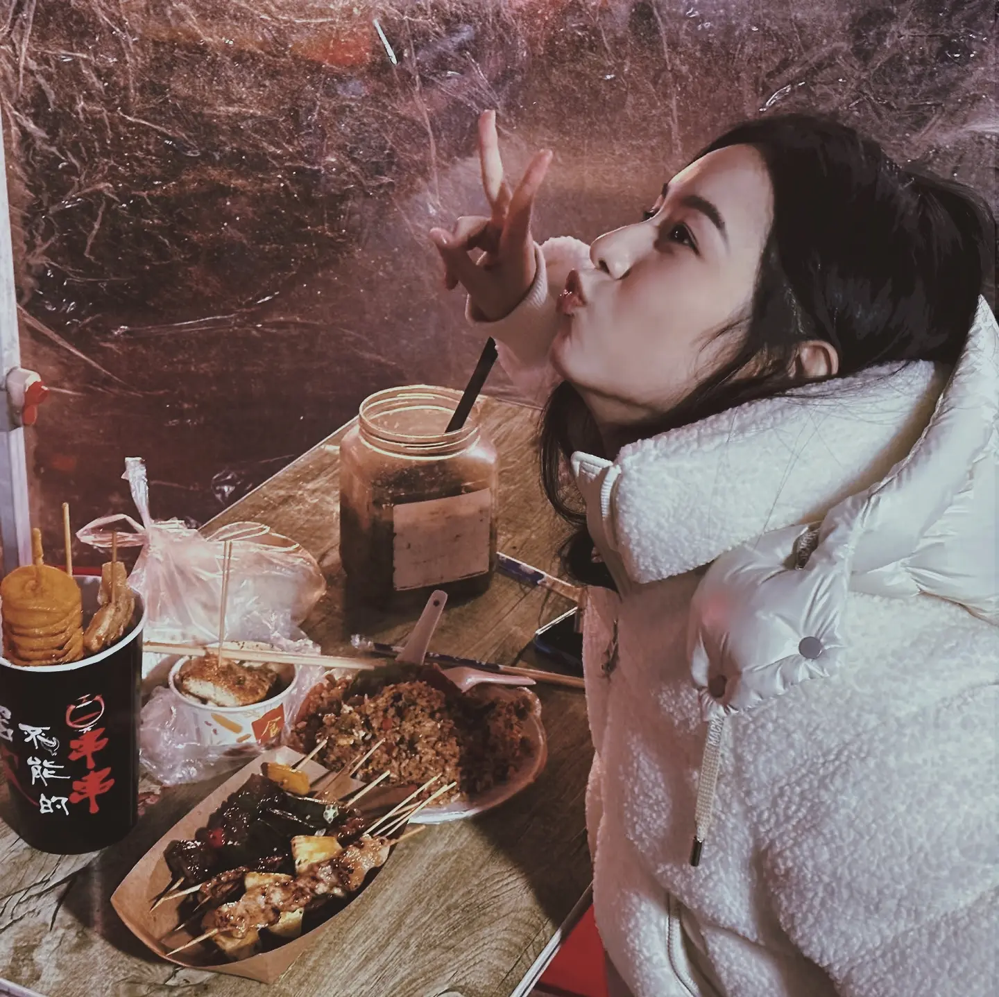 有钱请你吃大餐，没钱一起吃路边摊~