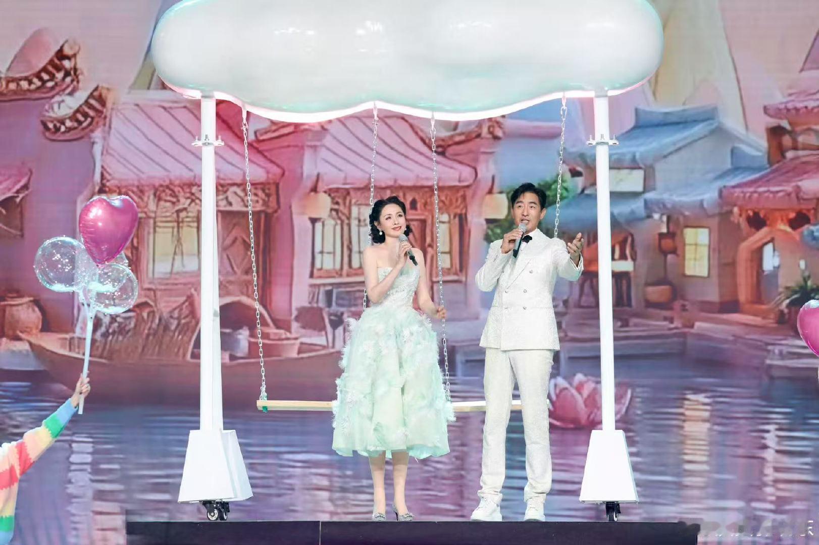 程莉莎沉迷郭晓东披哥初舞台 程莉莎成功把家变成《披荆斩棘》分会场！每天沉浸式复刻