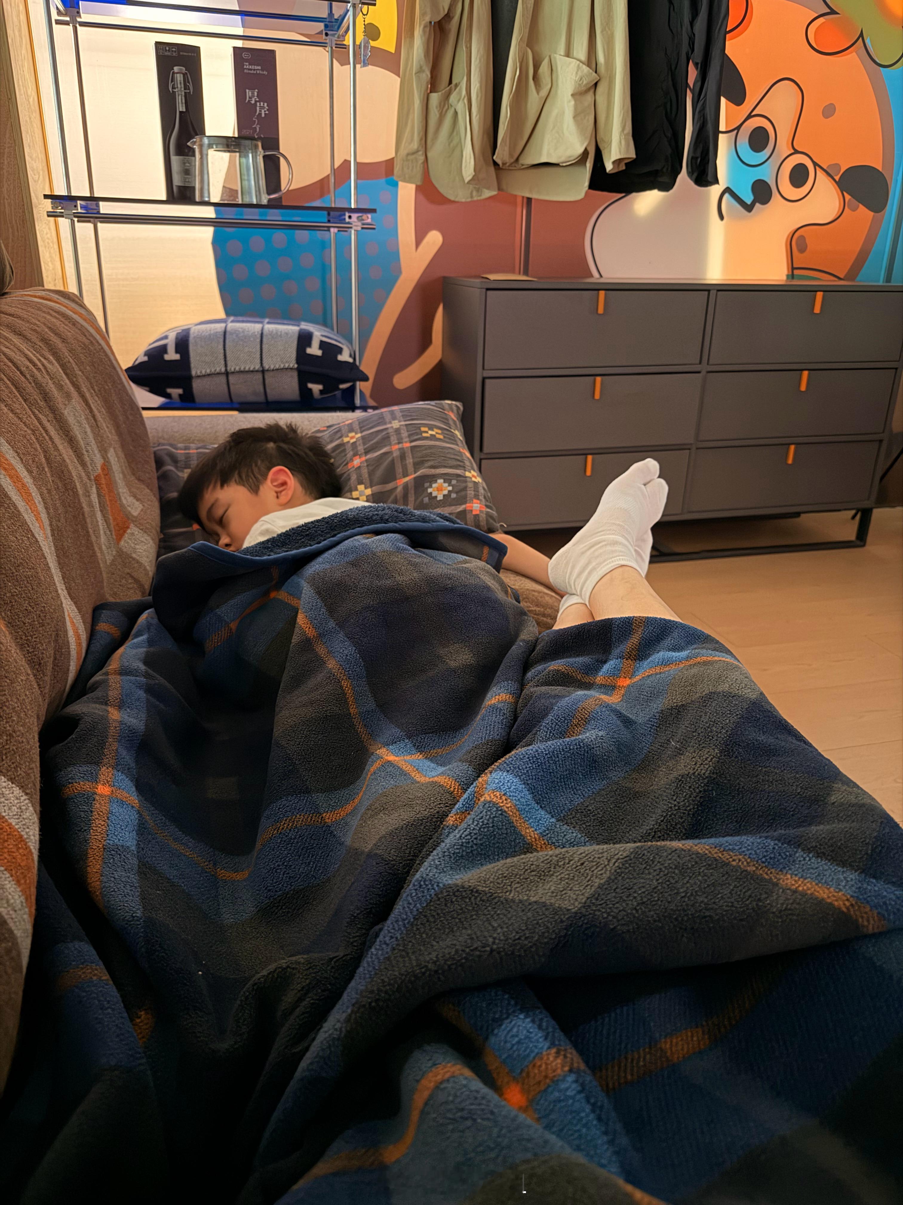 买过奢侈品才能祛魅趁陪孩子睡觉整理一段自己这几年的感悟奢侈品本质上就是高资产人群