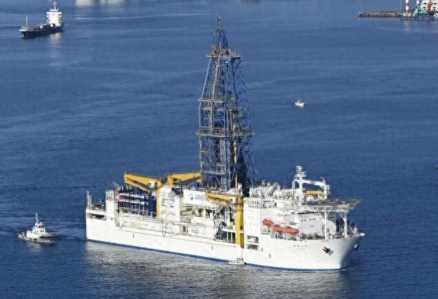 2月2日，日本共同社报道：本政府已经正式确认，日本勘探船已从 6000 米深海成