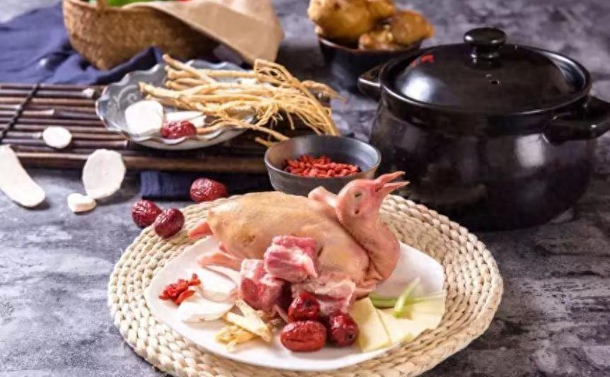 冬至来临时节，适当食用“3红3黑”食材，有助于阳气生发，安稳度过数九寒冷天气！