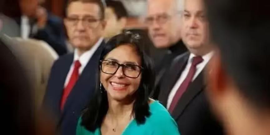 委内瑞拉的这个女人是忠是奸，时间会给出答案的。这段时间，她几乎每天都会出声，表示