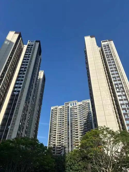 抄作业抄了30年，公摊这块“毒瘤”终于被切掉了。从香港开始搞分层出售，到今天内地