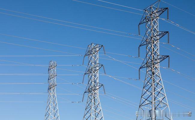 一个亚洲国家被命名为可以连接俄罗斯和阿拉伯世界电网的国家。
伊朗能源部长阿巴斯·