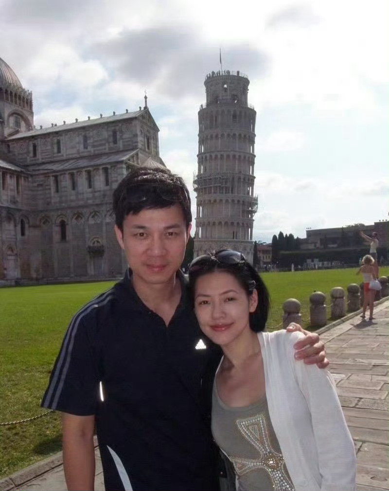 曝大S合开公司转至许雅钧名下发现短剧情节全部发生在大s家，大s最意难平的结局：恋