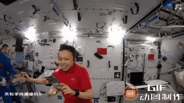 烤完了鸡翅烤南瓜，烤完了南瓜又烧蛋糕……下次，估计要烤生蚝和红薯了哇。

这次的