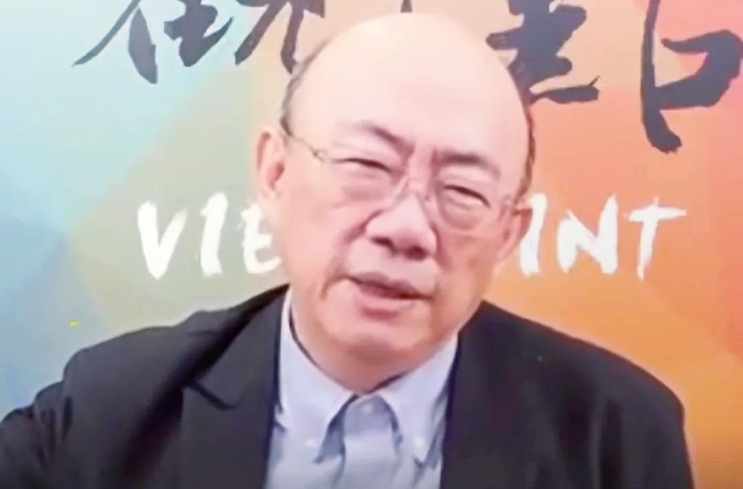 时政评论员郭正亮，在节目中表示：“我自己家庭，接触大部分朋友，都是深绿的。

我