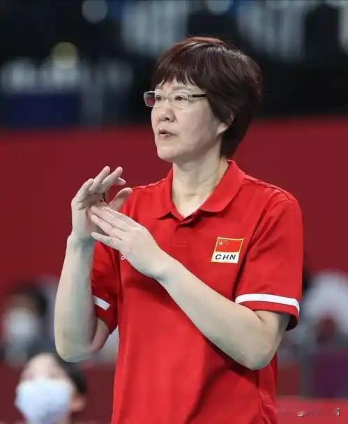 郎平，为女排奉献半生，从世界冠军到最佳教练。

从1981年首次率领中国女排登上