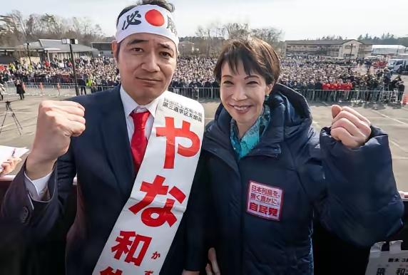 我以前也会盯着新闻，琢磨日本那边谁上台、说什么话。后来发现，太把注意力放在这上面