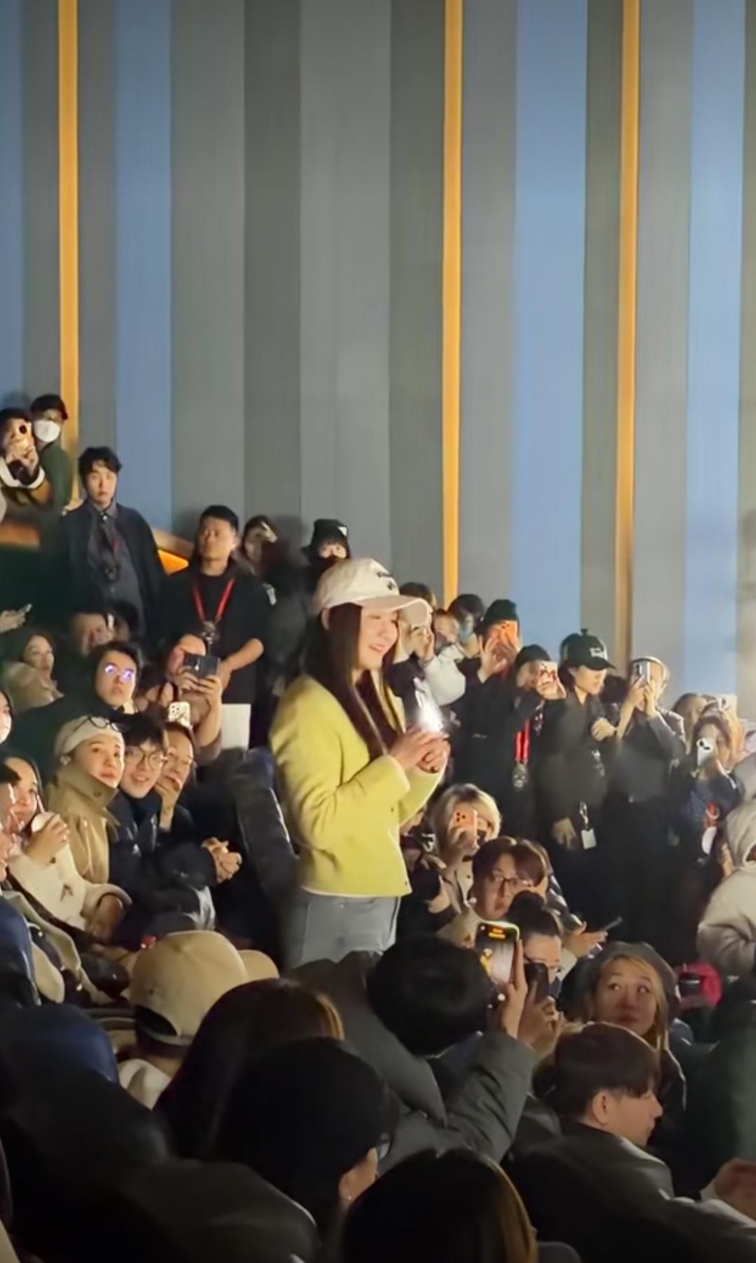 陈梦灵魂拷问黄晓明！认识30年的哥，咋变狠人了！
 笑不活了！陈梦现身表哥黄晓明