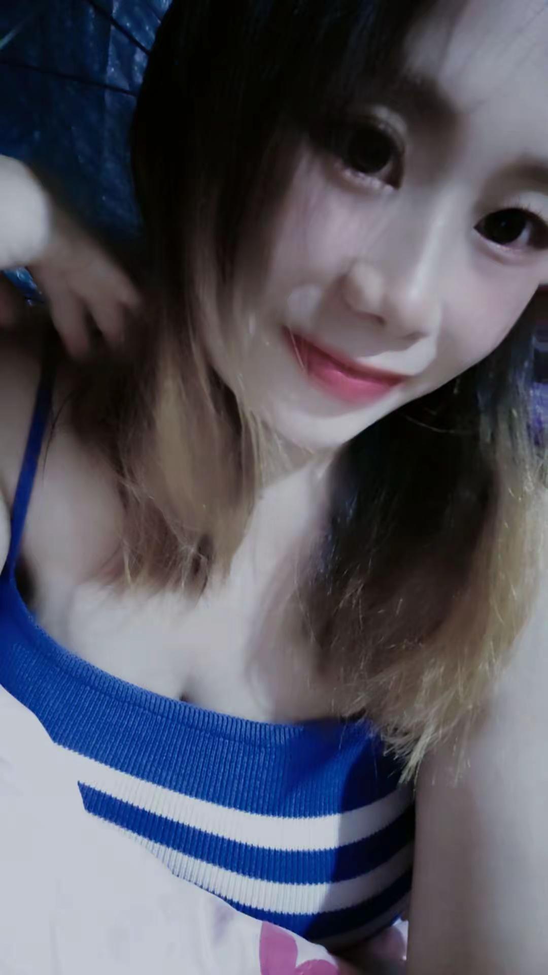 男人出来解释一下你们看女人第一眼先看哪里