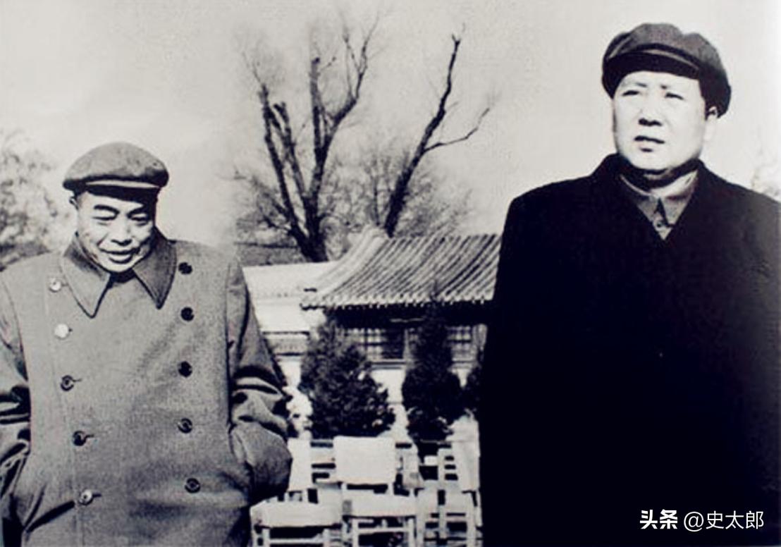 1965年秋日的北京，暑气渐消，西郊吴家花园的菜畦郁郁葱葱。在这里，彭德怀度过了