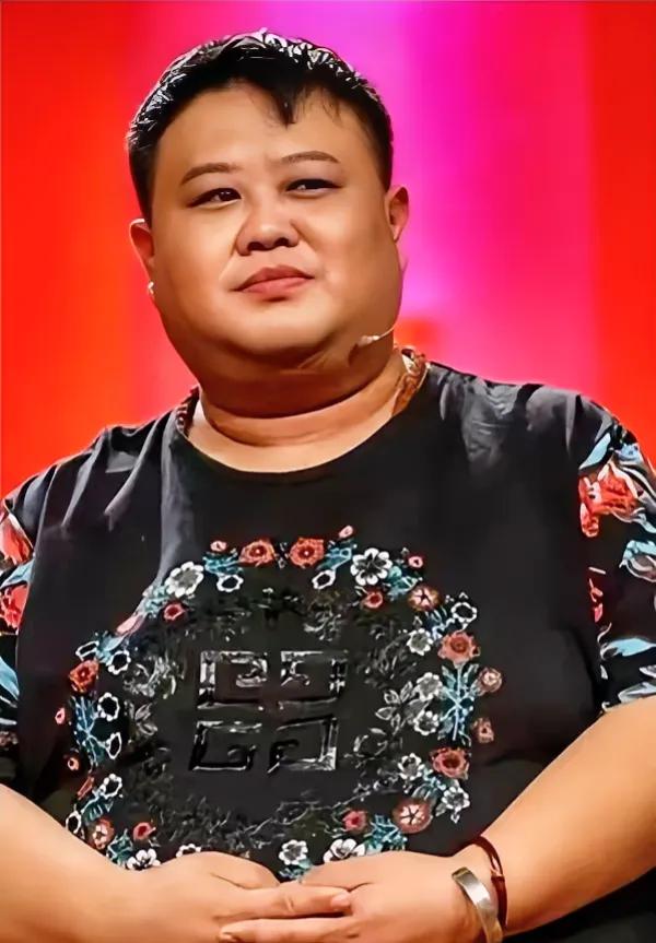 主持人鲁豫问相声演员孙越，你体重多少啊，比我多多少，孙越说，你还是问年龄吧，这样