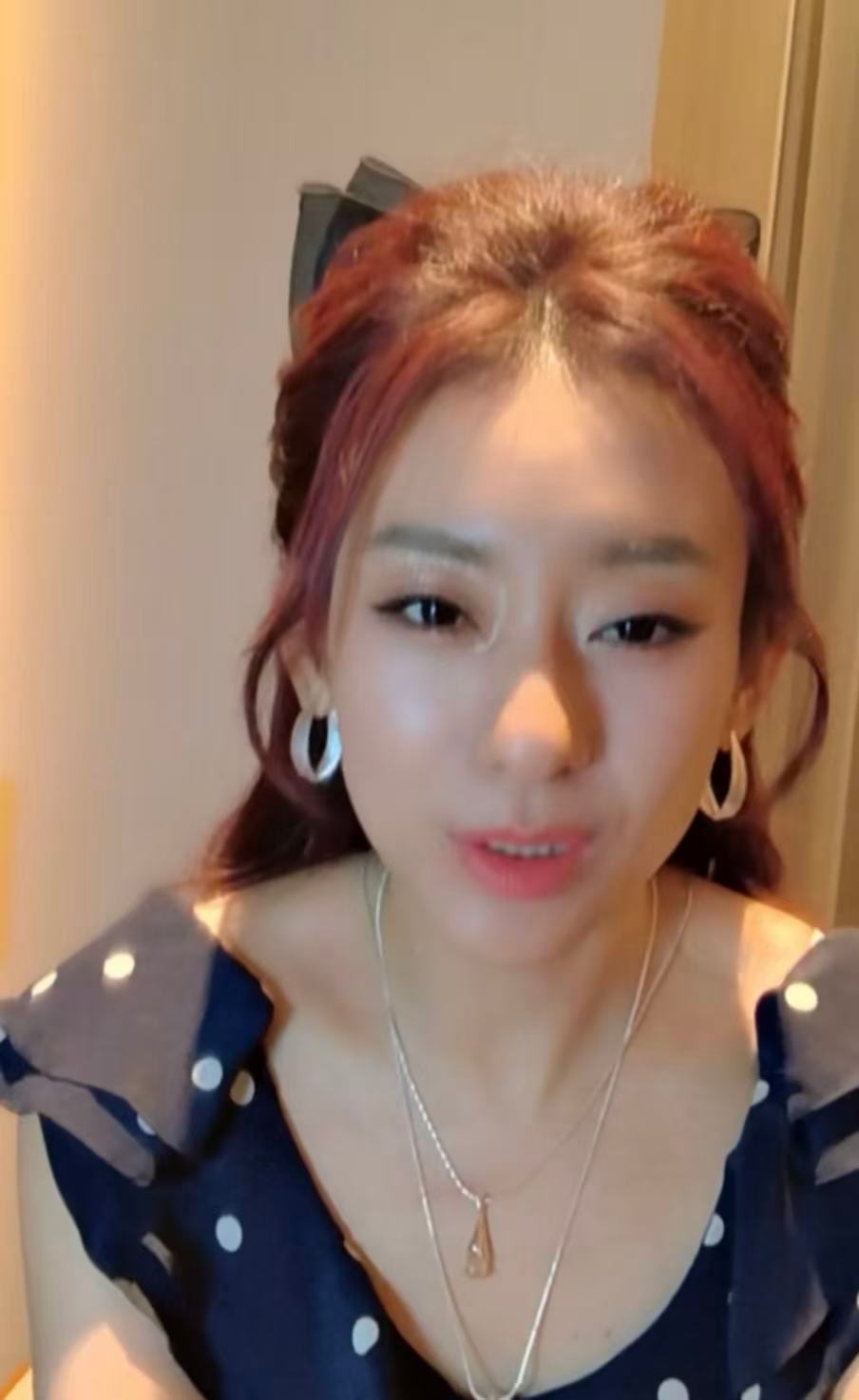 侯宇直播回应浪姐做票侯宇说自己关注度不高 侯宇淘汰后直播：能来到这个节目，让更多