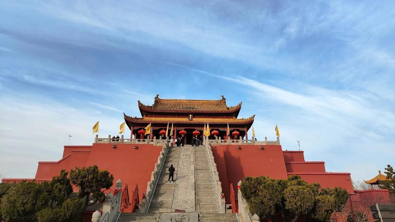 给开封一个“陪都”的定位也未免不可！
刚才看一篇文章说应该把开封定位为“文化陪都