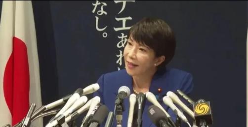 日本那帮还在叫嚣长期战争、配合美国围堵中国的政客，没想到第一个倒下的不是战场上的