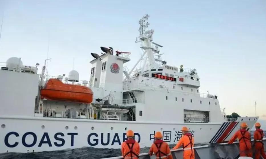 中方舰船巡逻黄岩岛，菲美要来一个下马威？将当面击沉中国造油轮？

根据媒体的消息