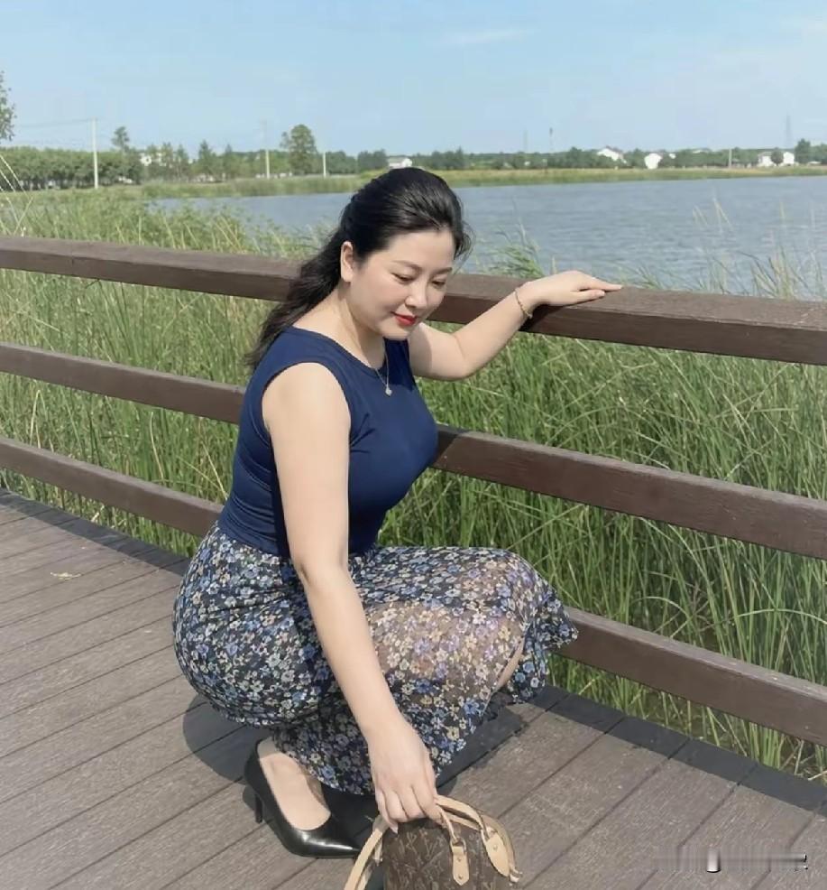 翻遍了成语词典，居然找不到溢美之词！谁懂呢？