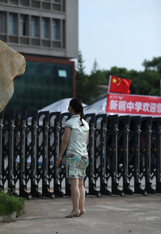 孩子高考结束想离婚，这是很多夫妻面临的情况。有些夫妻为了不影响孩子学习，一直忍着