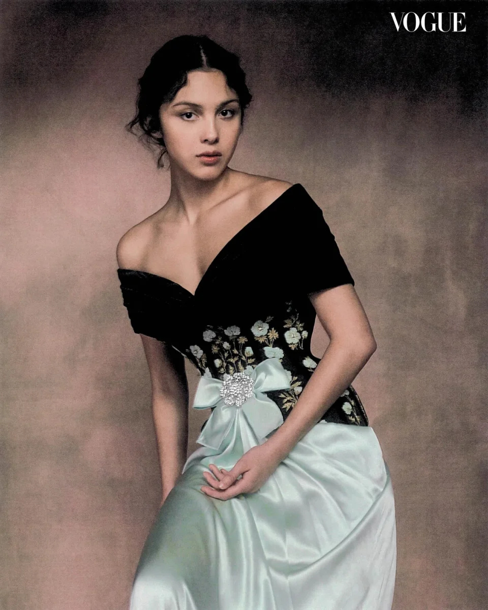 Olivia Rodrigo登上VOGUE Philippines金九封面 