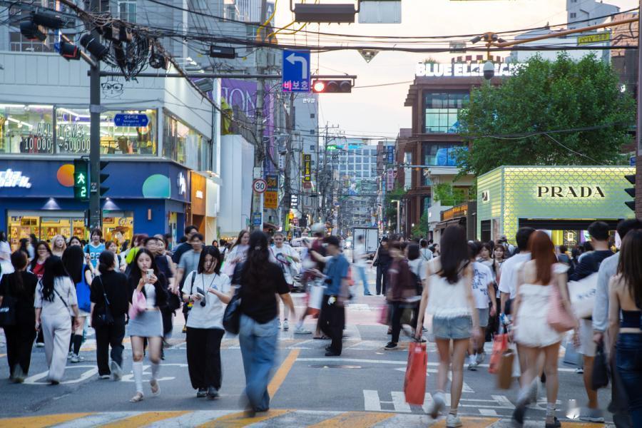 日本买家抢购韩国二手市场的K‑pop与时尚潮品
“K‑recommerce” 市