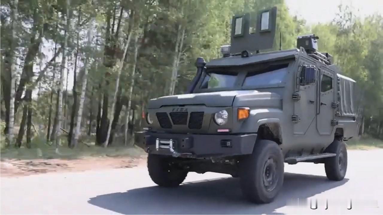 🇺🇦 乌克兰国民警卫队接收新型放射与化学侦察车

乌克兰国民警卫队司令亚历山